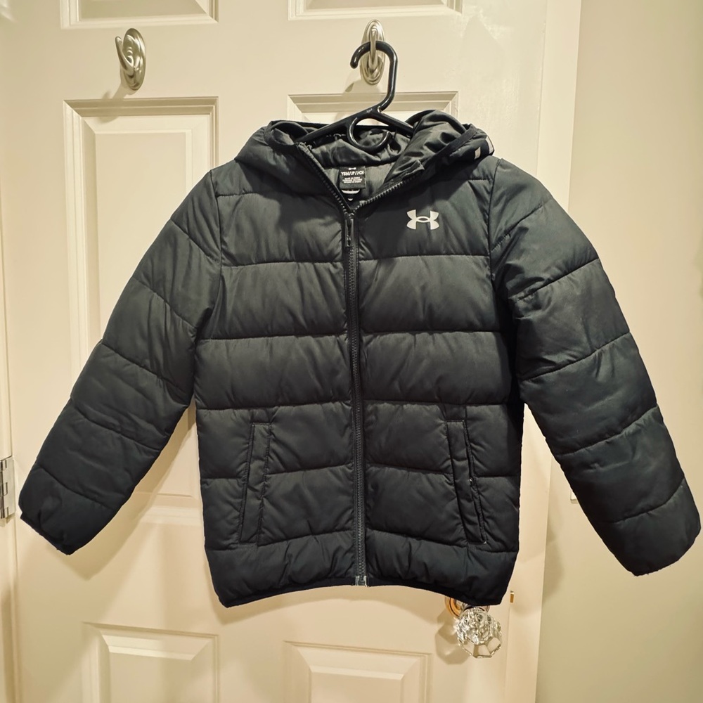 Under Armour Pronto Puffer Jacket- Black. Youth Medium. Very good condition!